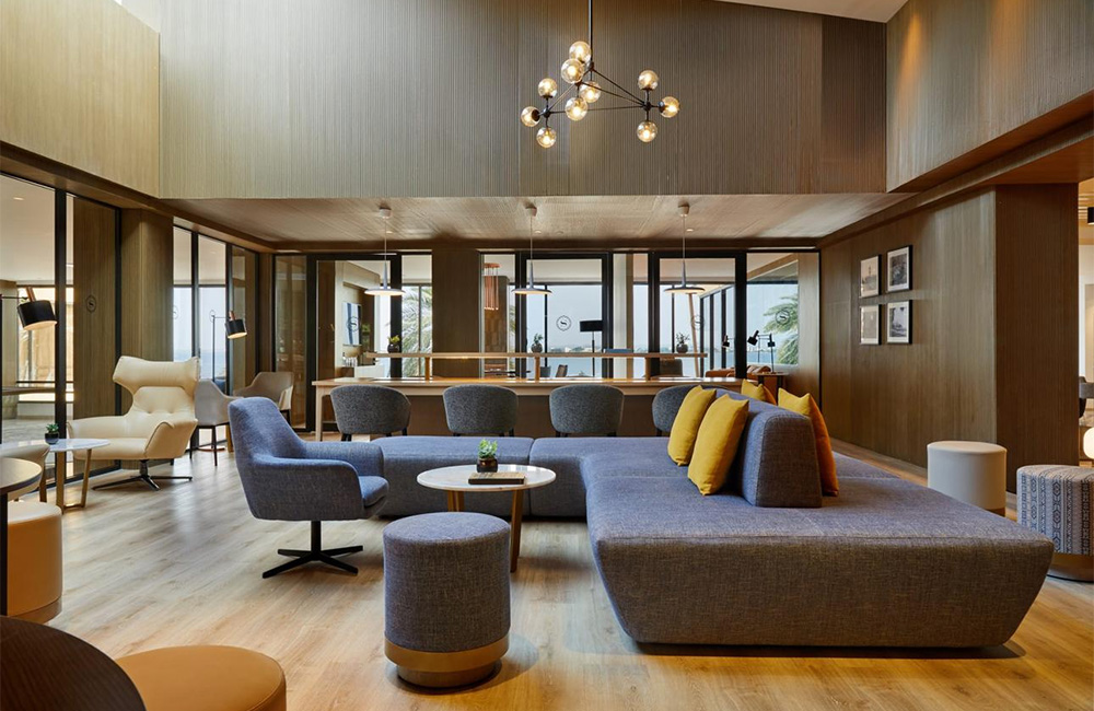 Multifunctional hotel lobby furniture for work, meetings and relaxation