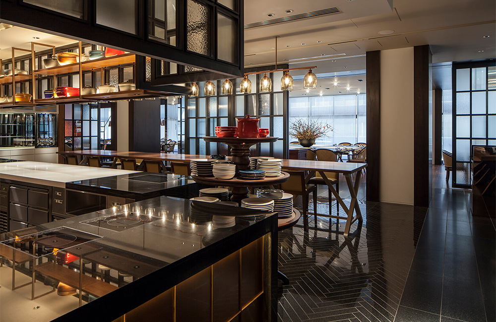 Hyatt Centric Ginza Tokio | Ma&szlig;geschneiderte M&ouml;bell&ouml;sungen f&uuml;r Lobby und Loungebar